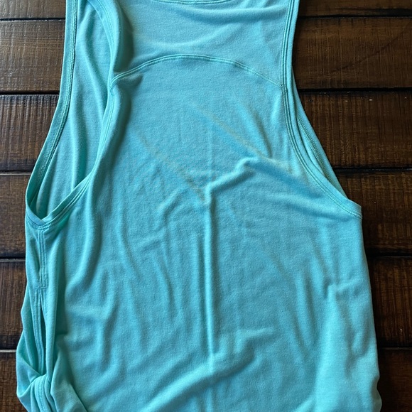 Lululemon tank with gathered sides. - Picture 2 of 4